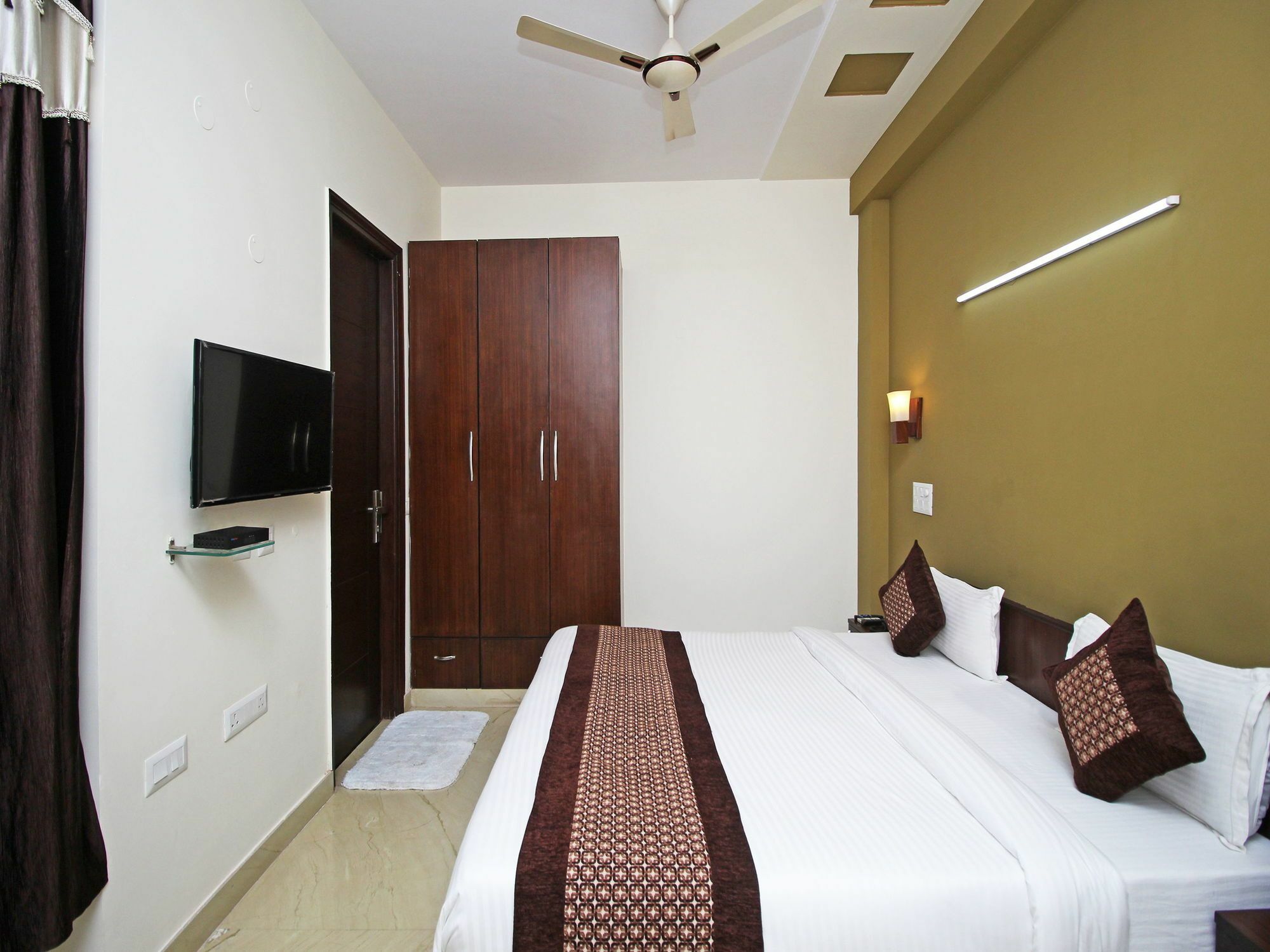 Fabhotel Mannat Residency Sec 52 Gurgaon Exterior foto