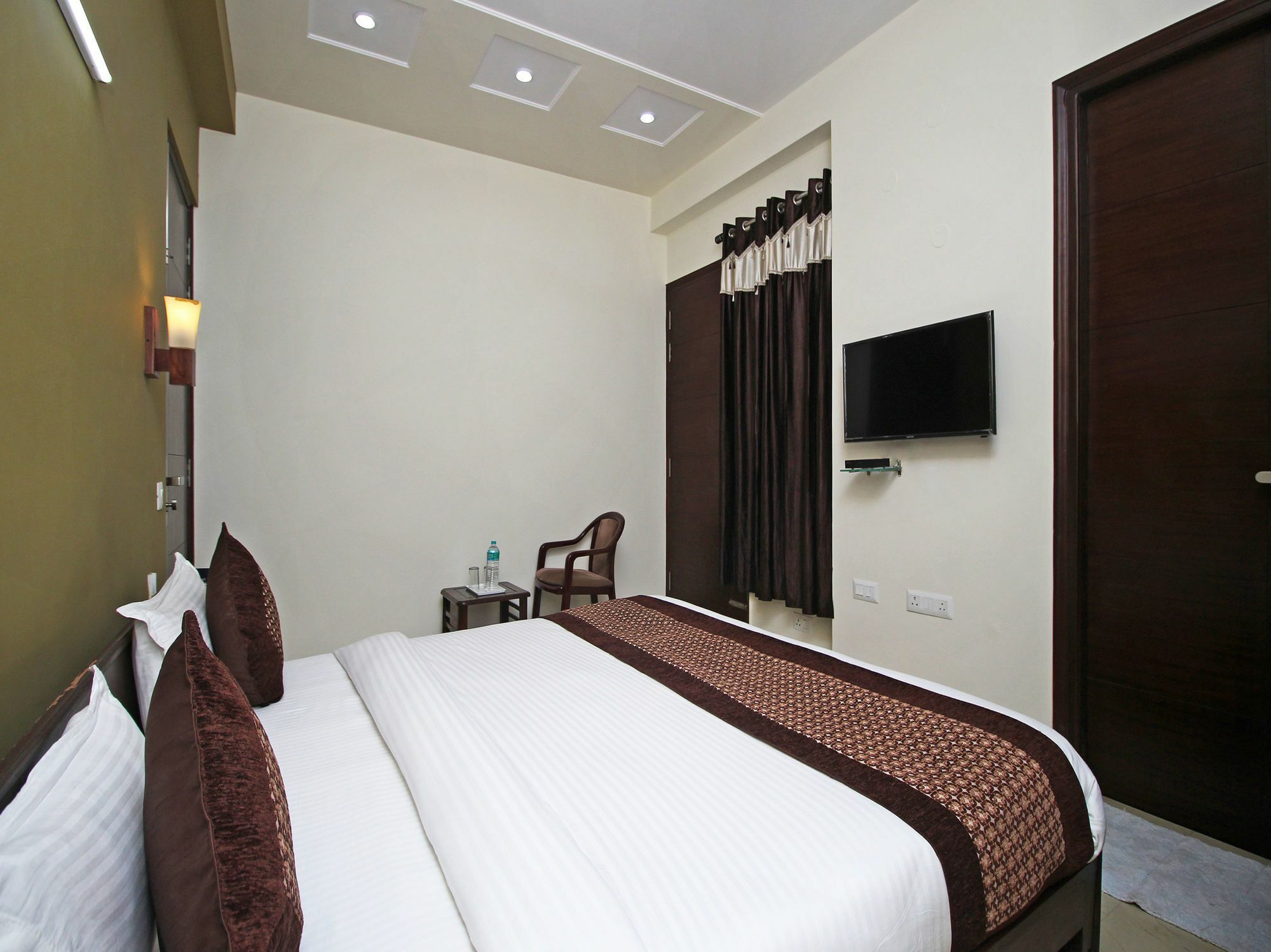 Fabhotel Mannat Residency Sec 52 Gurgaon Exterior foto